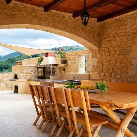 Kotinos Luxury Villa *